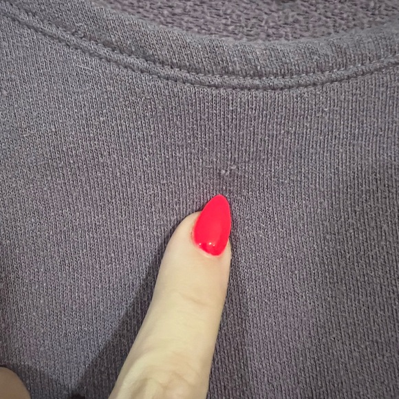 Distressed pink sweater - Picture 3 of 6